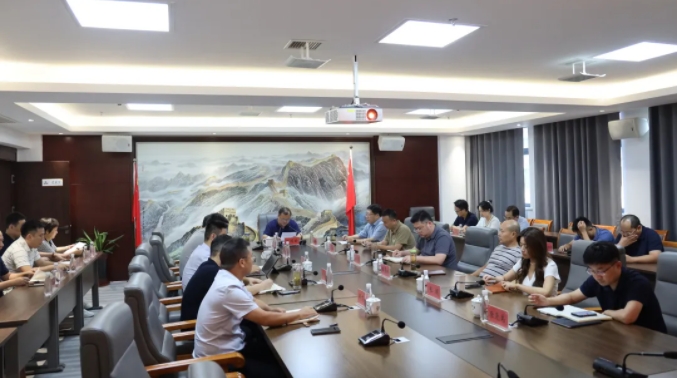 市城投集团召开理论学习中心组学习会议总结党纪学习教育工作