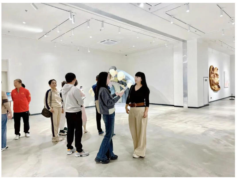 市城投集团组织开展重阳节慰问活